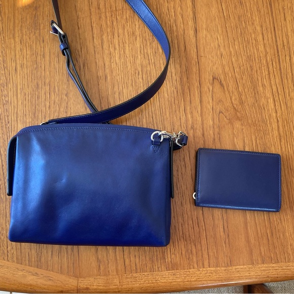 Marc Jacobs crossbody purse and matching wallet, cobalt blue leather, EUC - Picture 4 of 16